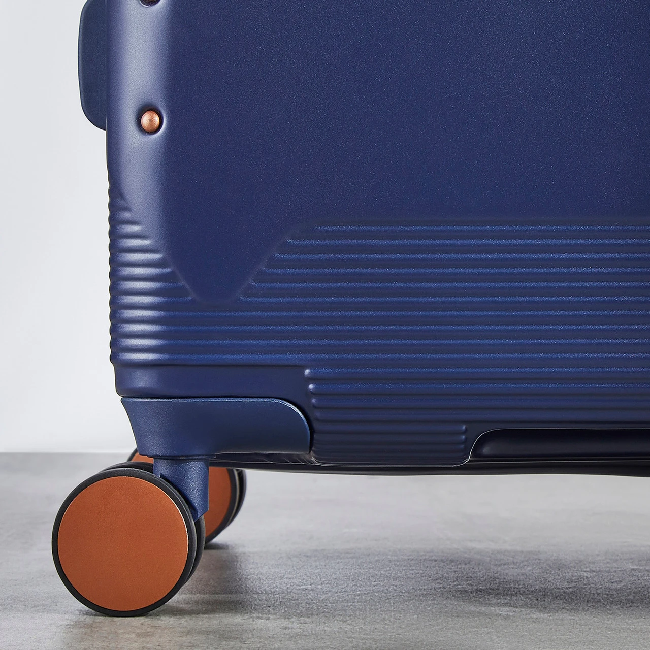 Rock Mayfair 4 Wheel Expandable Medium Suitcase - 65cm 15 Rock Mayfair 4 Wheel Expandable Medium Suitcase - 65cm - Image 15