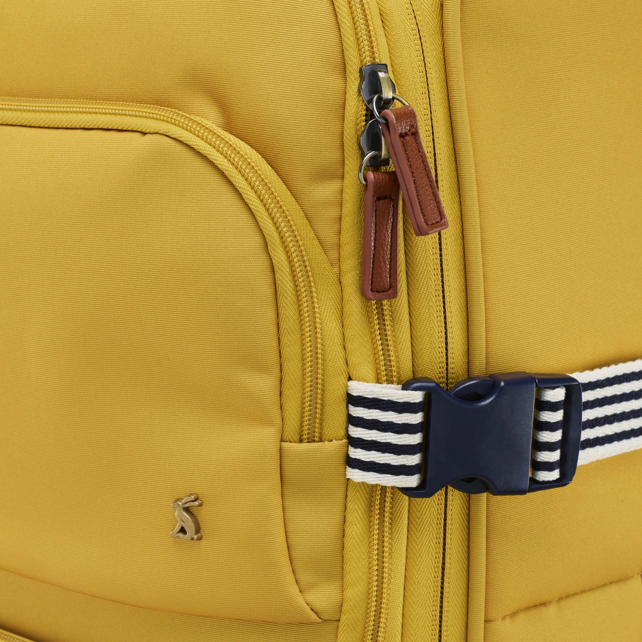 Joules Coast 4 Wheel Medium Suitcase - 66cm 8 Joules Coast 4 Wheel Medium Suitcase - 66cm - Image 8