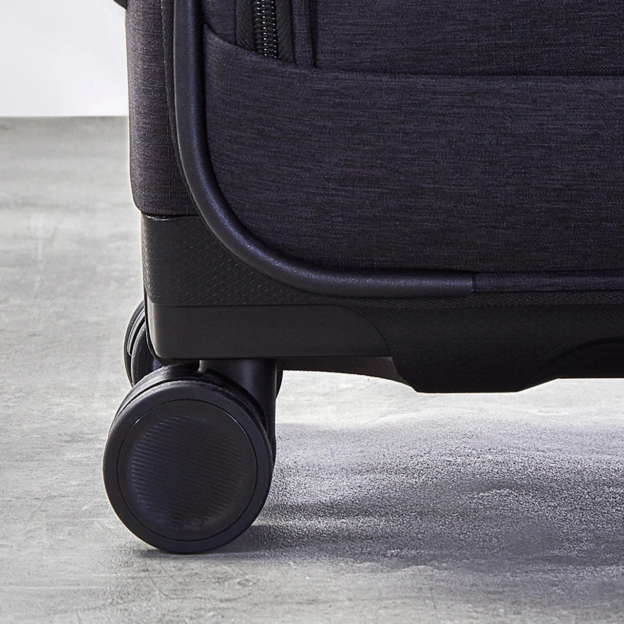 Rock Parker 4 Wheel Exp Medium Suitcase - 65cm 8 Rock Parker 4 Wheel Exp Medium Suitcase - 65cm - Image 8